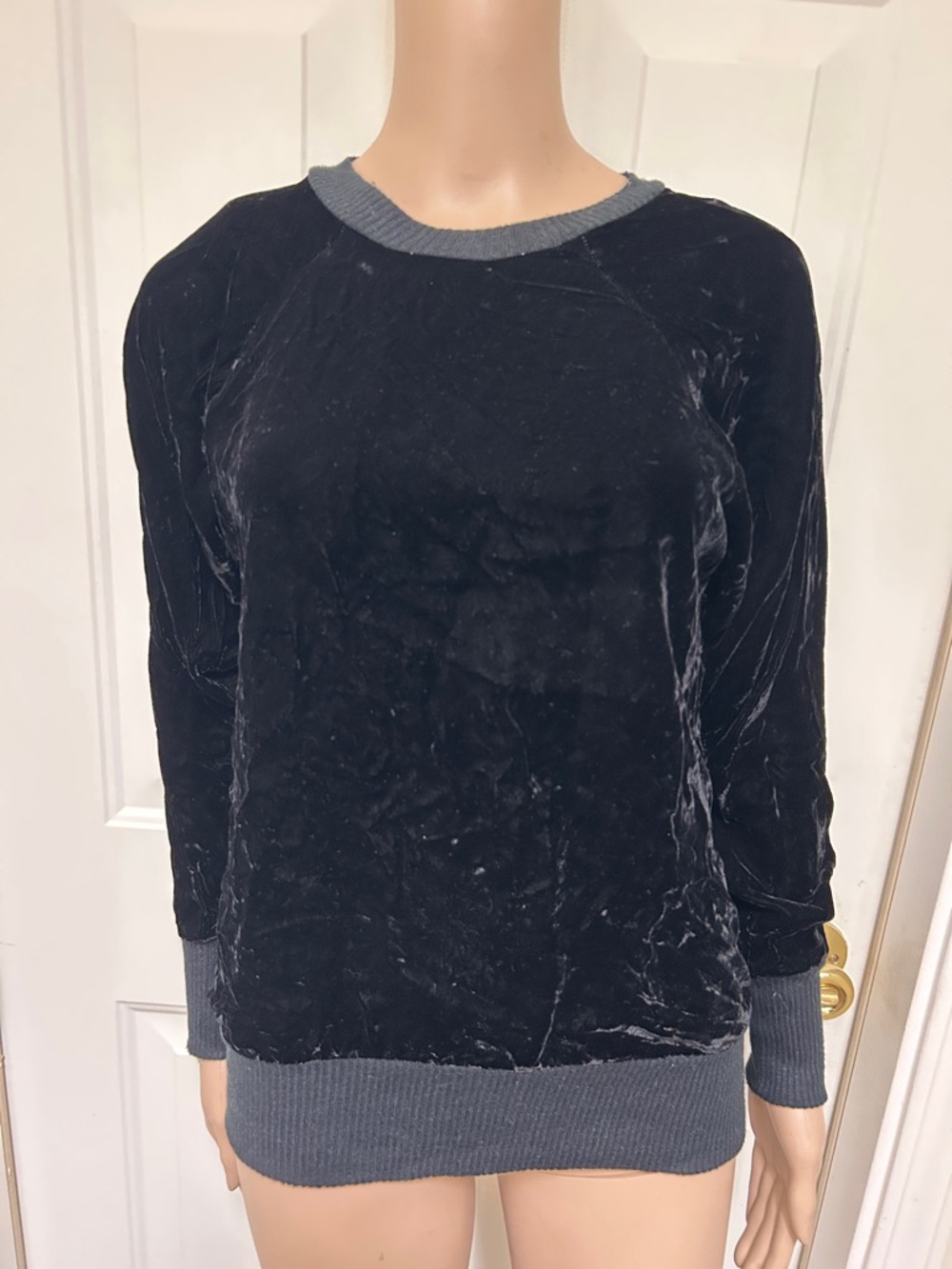 Vintage 80s Norma Kamali Black Silk Velvet Long Sleeve Top Sweatshirt M